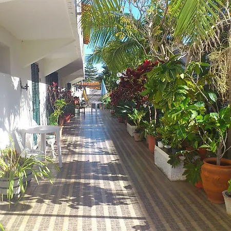 Residencial Melba Guest house