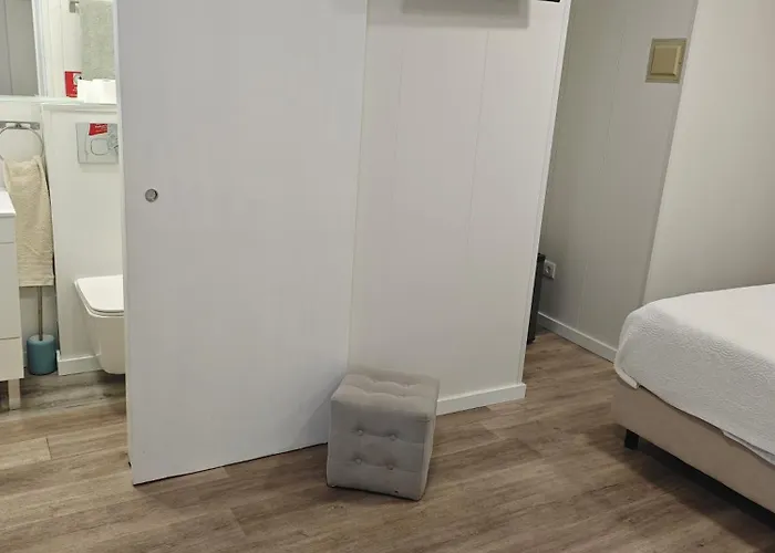 梅尔巴酒店 招待所 3*